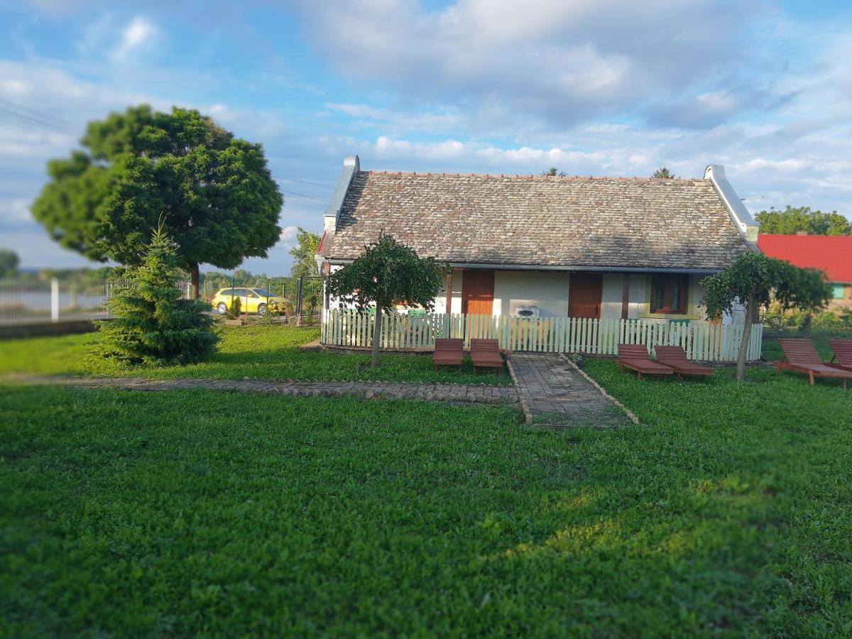 Villa Diiva Curug Buitenkant foto