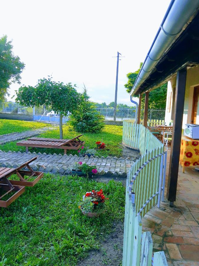 Villa Diiva Curug Buitenkant foto