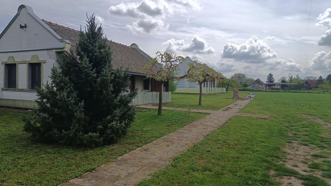 Villa Diiva Curug Buitenkant foto